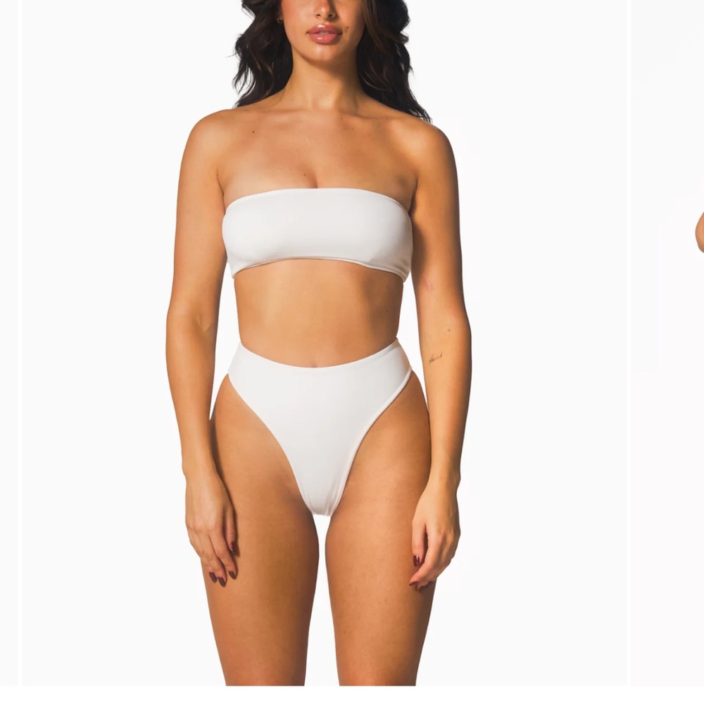 437 bikini bottoms- The Aubrey Bottoms / White. Size medium.
